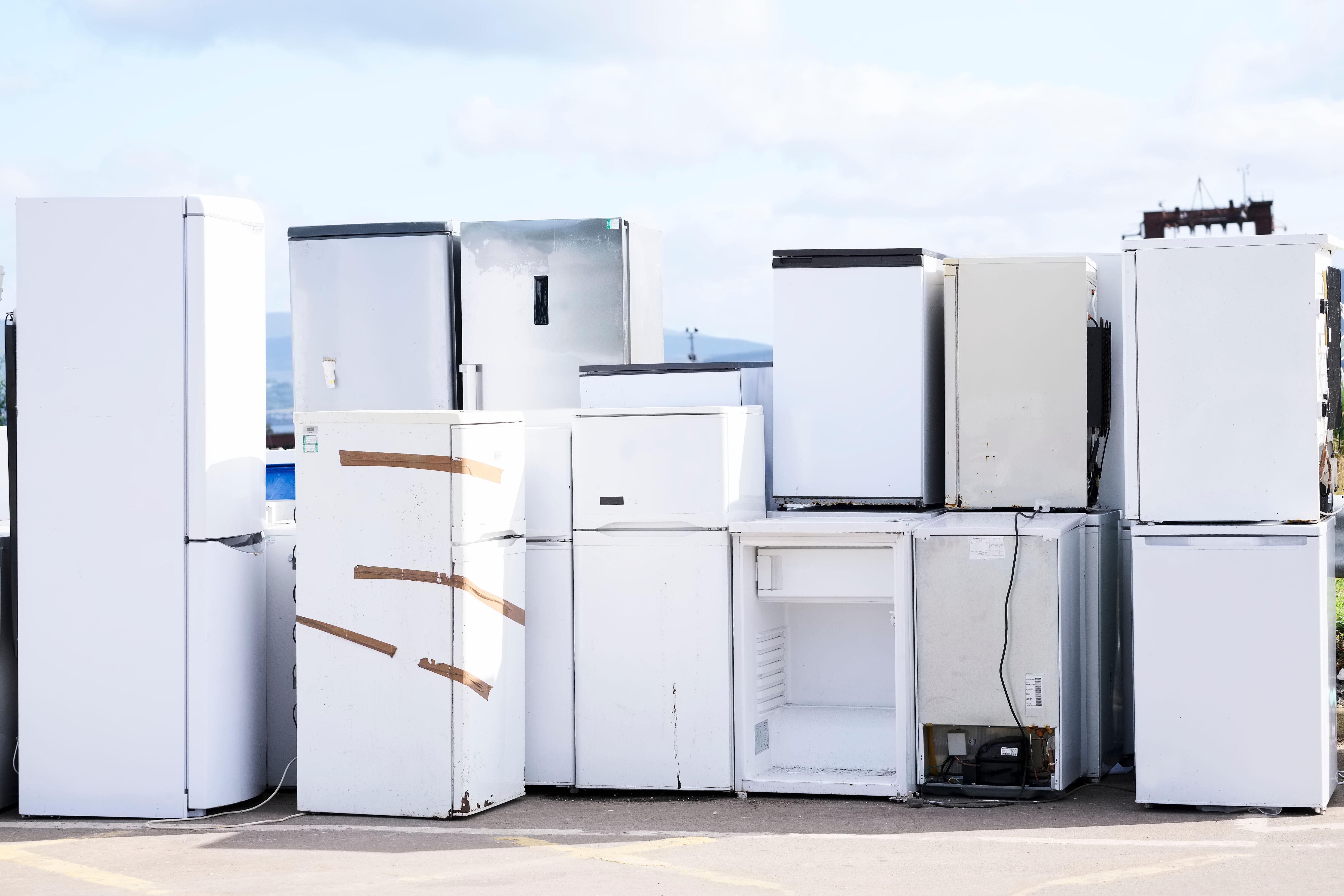 冷蔵庫と洗濯機の処分費用の相場　不用品回収業者に依頼をする場合