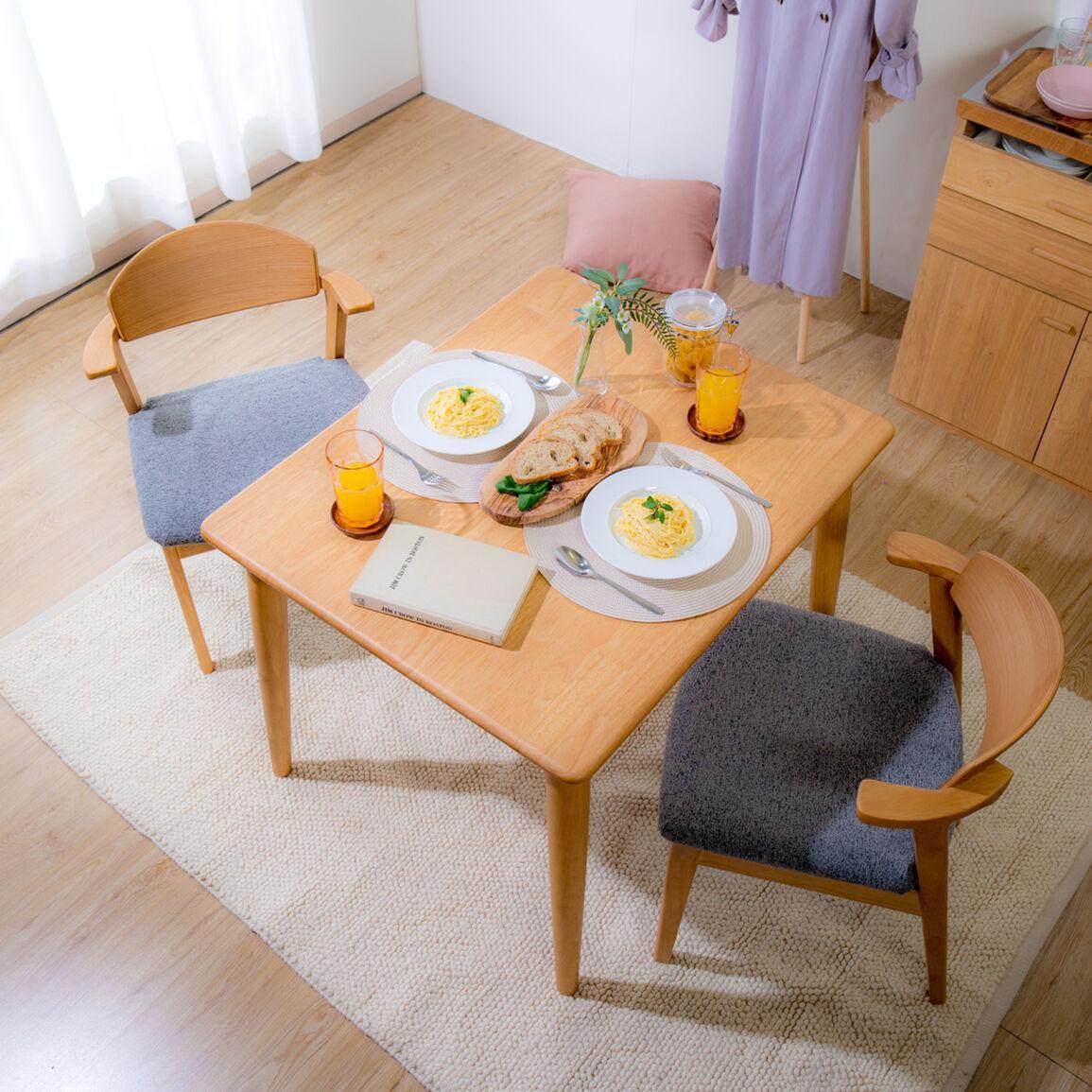 一人暮らし向け食卓テーブルは木製でおしゃれに