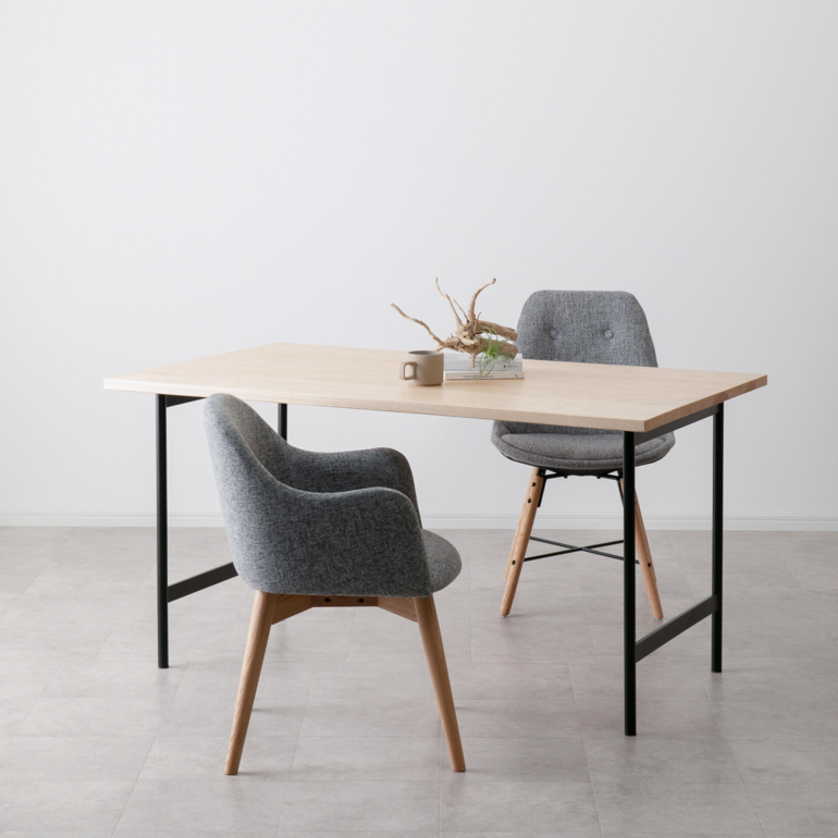 CIRCLE 無垢材天板 ダイニングテーブル 鉄脚 W80×D80×H70cm